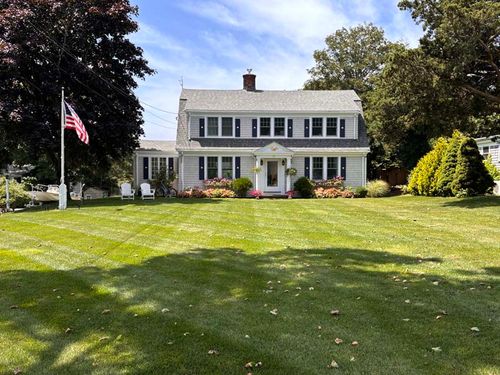 Serene Shores Villa - Image 3