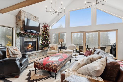 Snowghost Chalet - Image 1