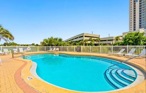 Susie Q's Beach Retreat - Image 3