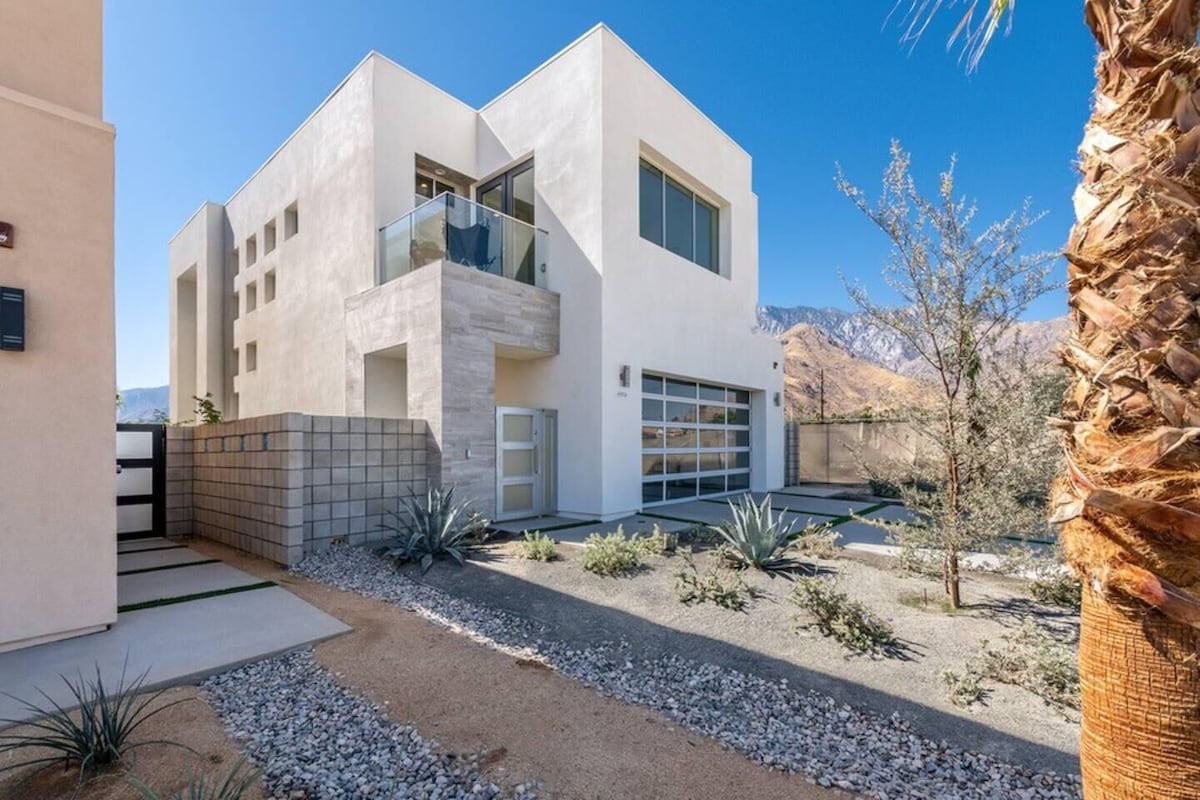 Breathtaking Architectural Jewel - Image 3