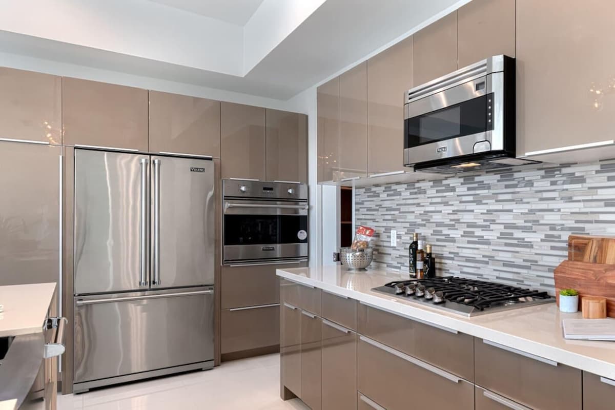 Breathtaking Architectural Jewel - Image 13