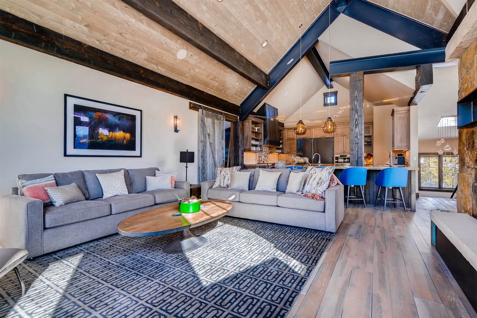 Iron Manor - Image 20