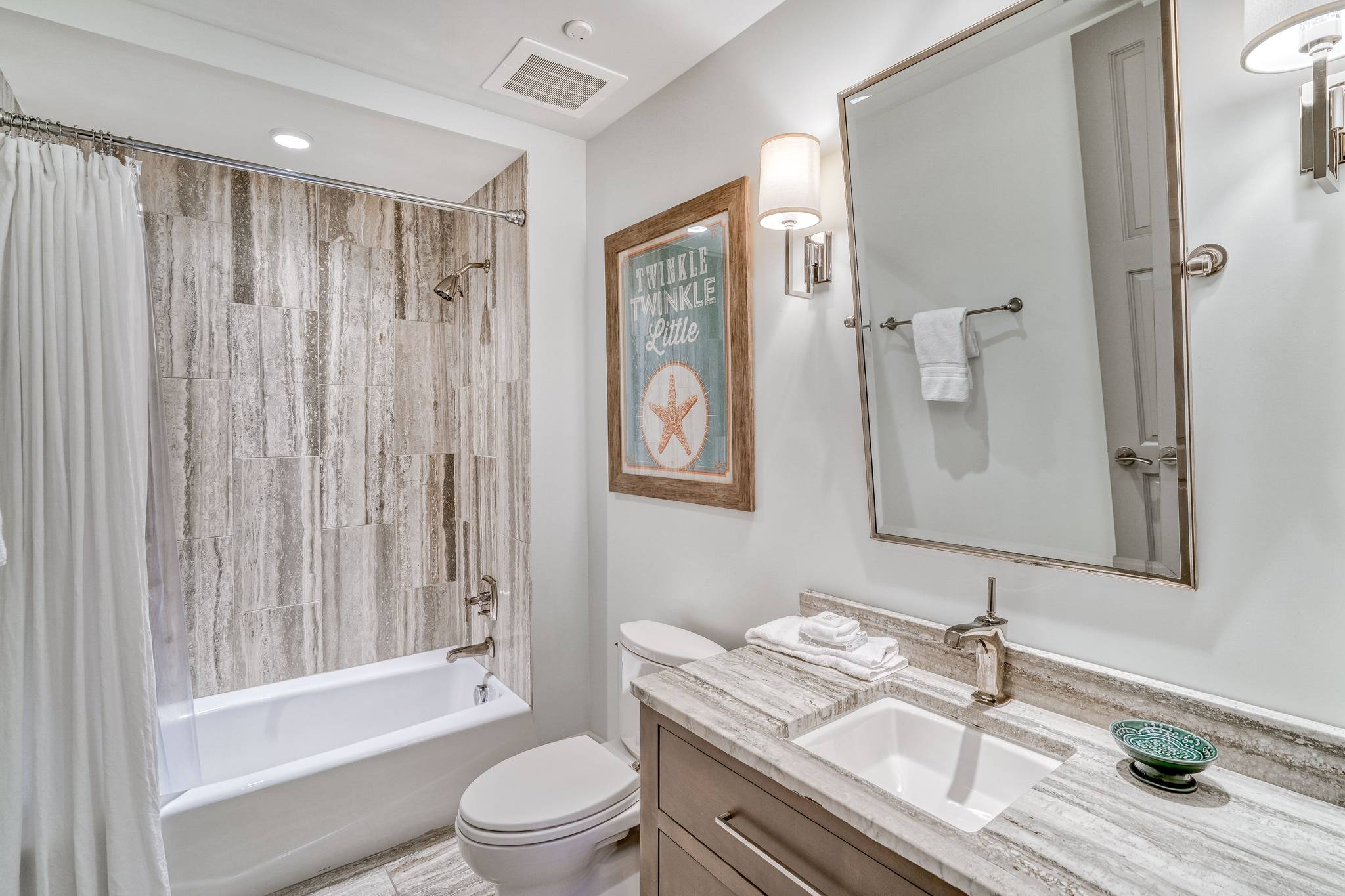 Blue Oasis Home - Image 20