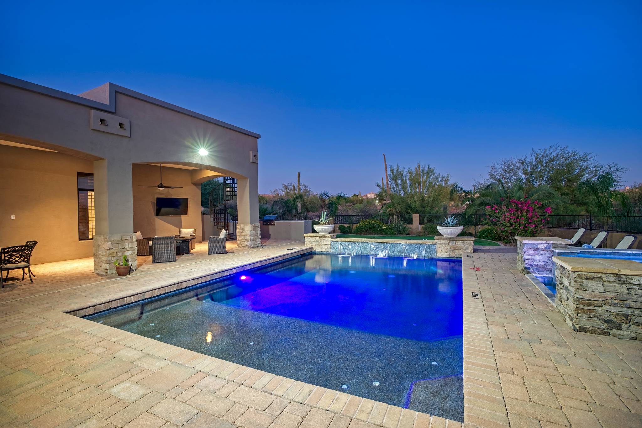 Pinnacle Vista Manor - Image 43