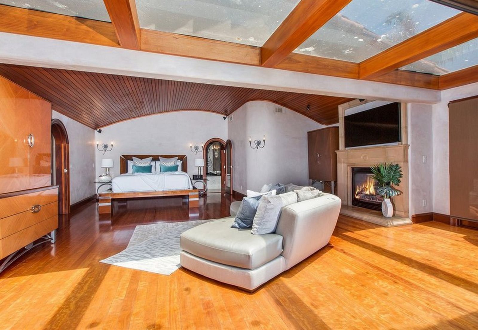 Azure Home - Image 25