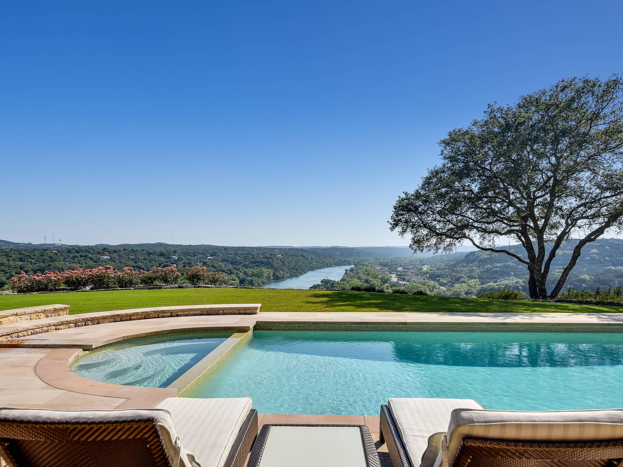 Red Cypress Home - Image 29