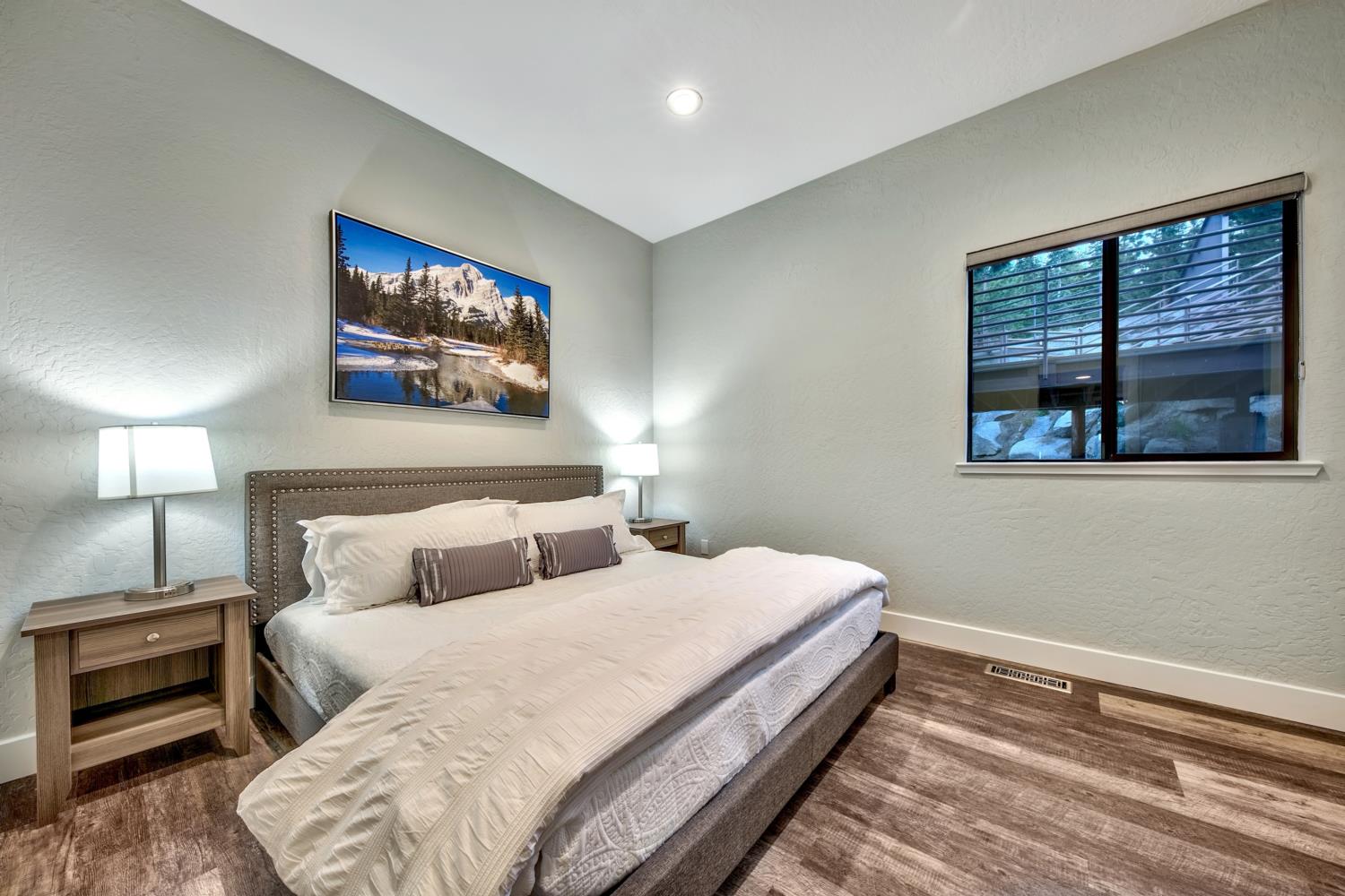 Sapphire House - Image 23