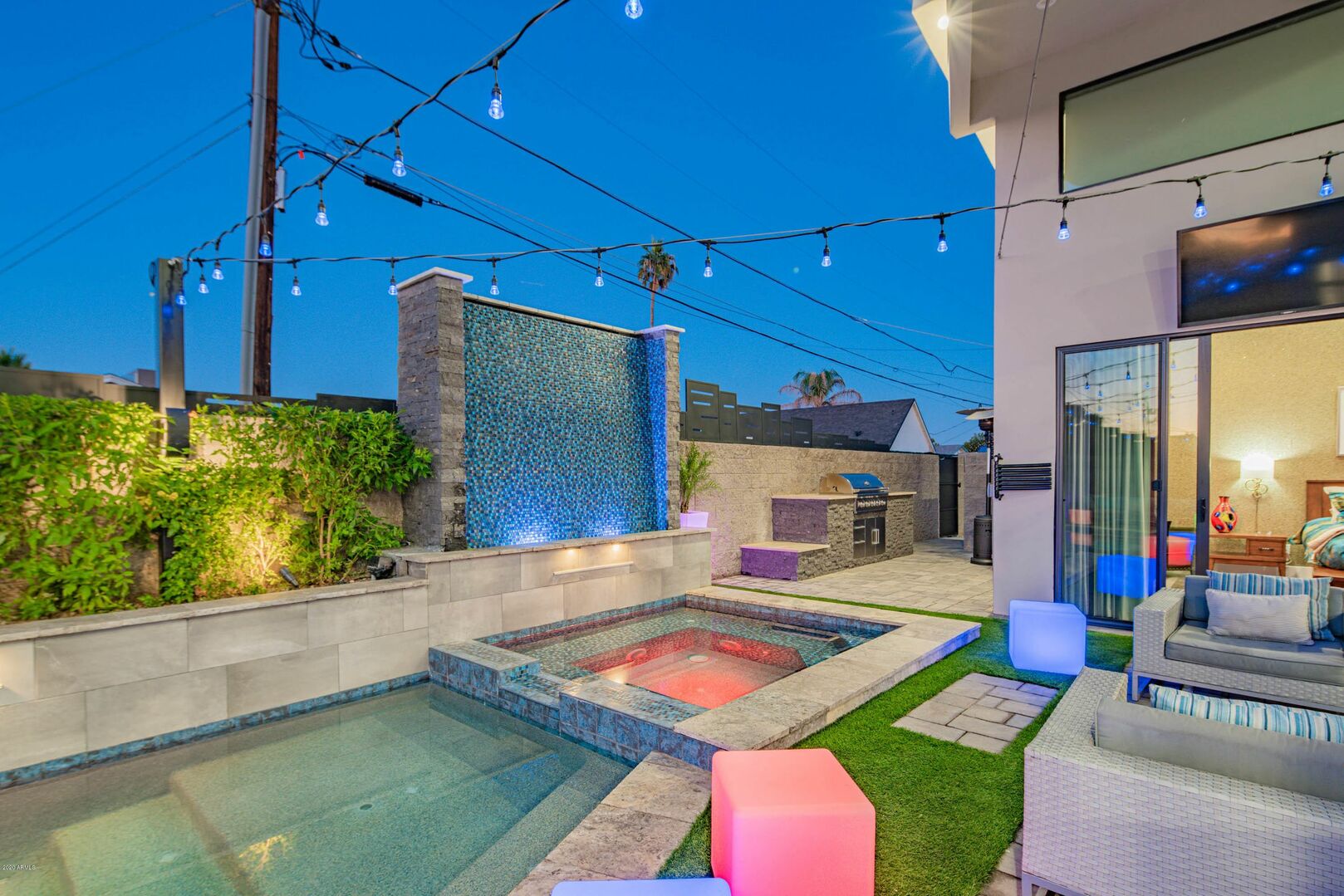 Camelback House - Image 34