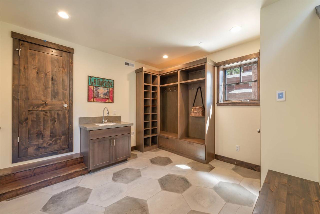 Jacobson House - Image 26