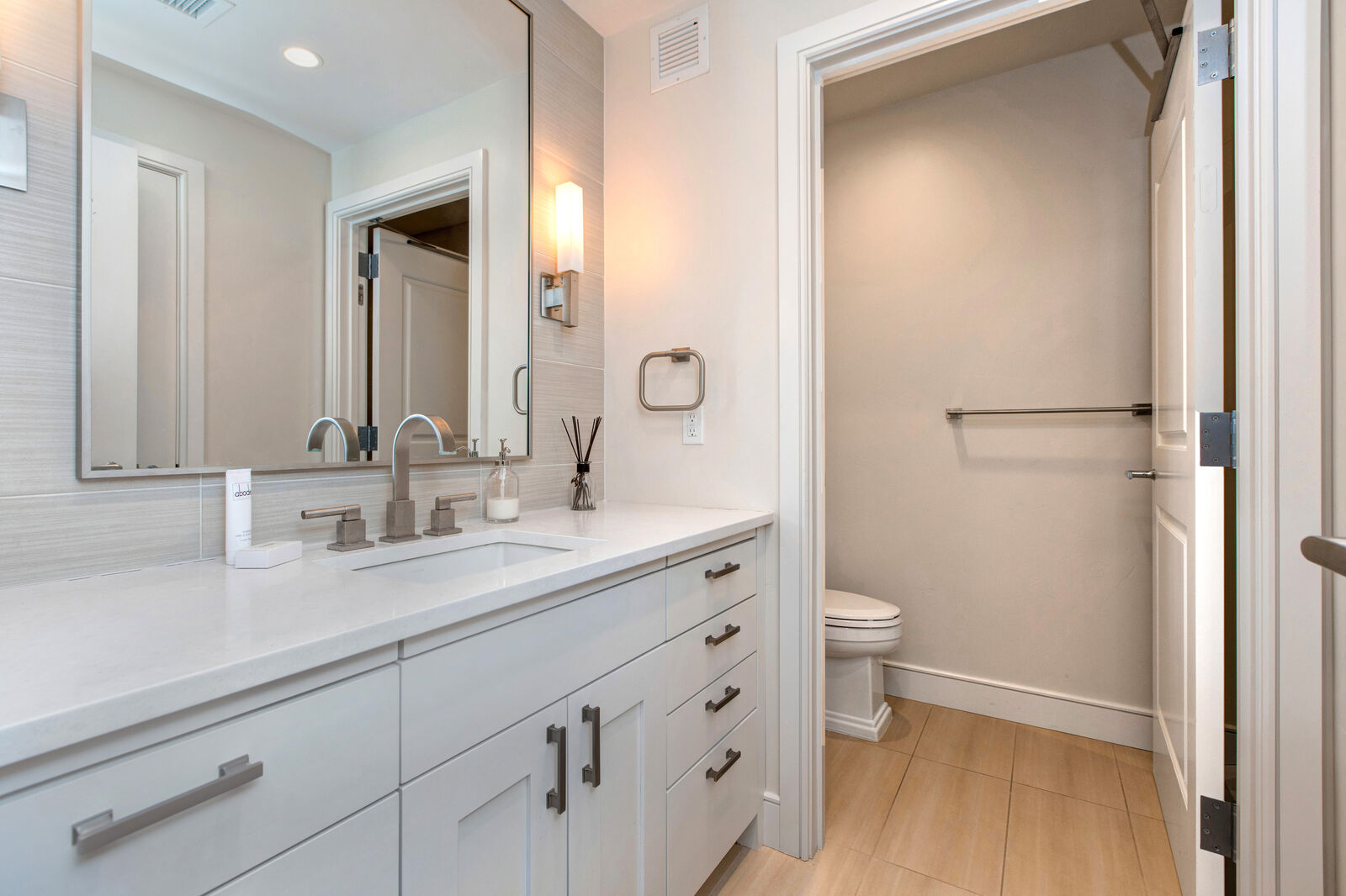 Silver Home - Image 35