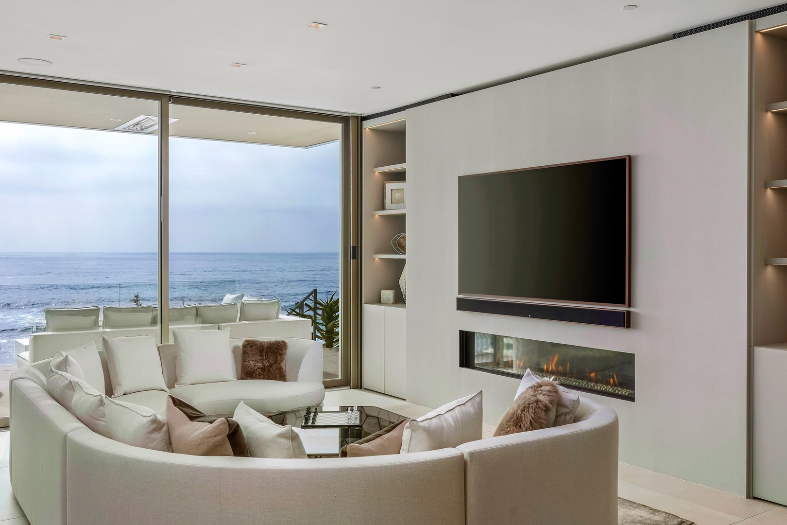 Blue Sapphire House - Image 14