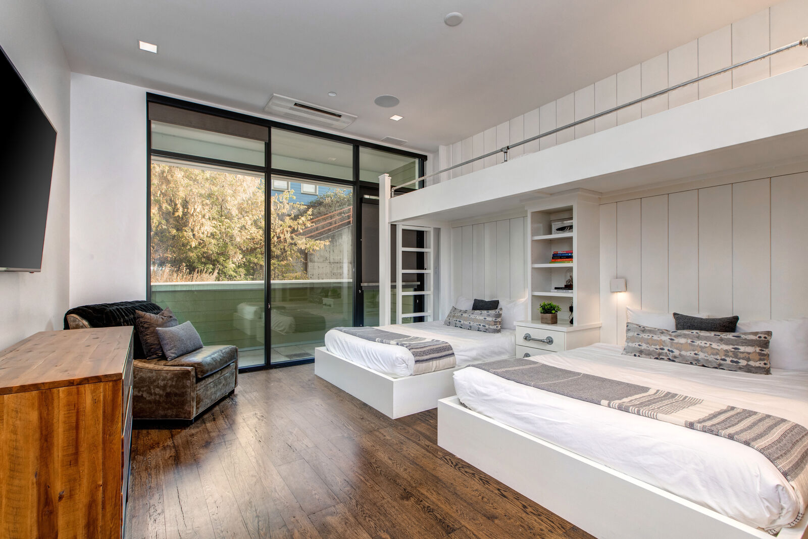 Main Home - Image 38