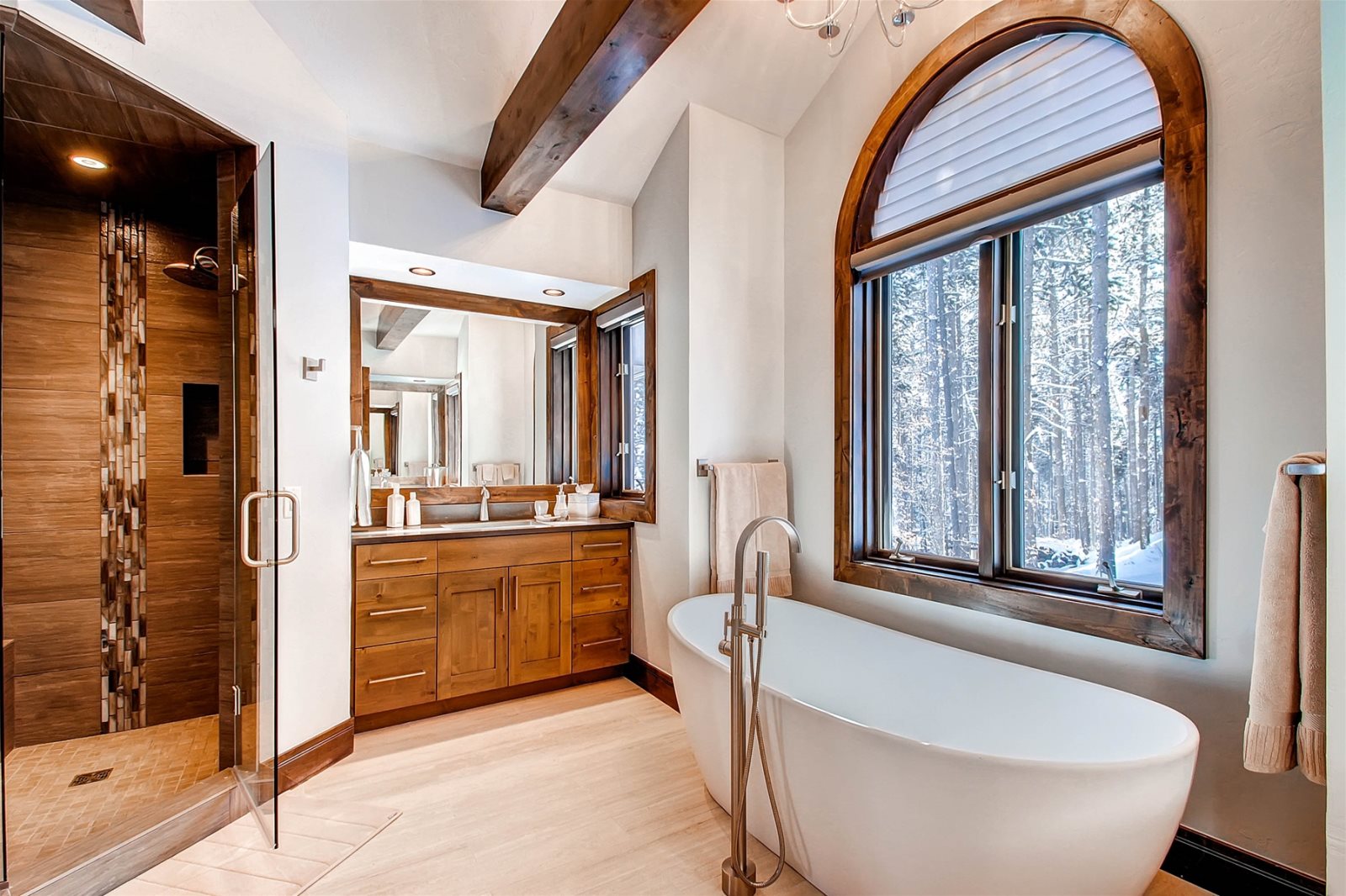 Amber Manor - Image 13