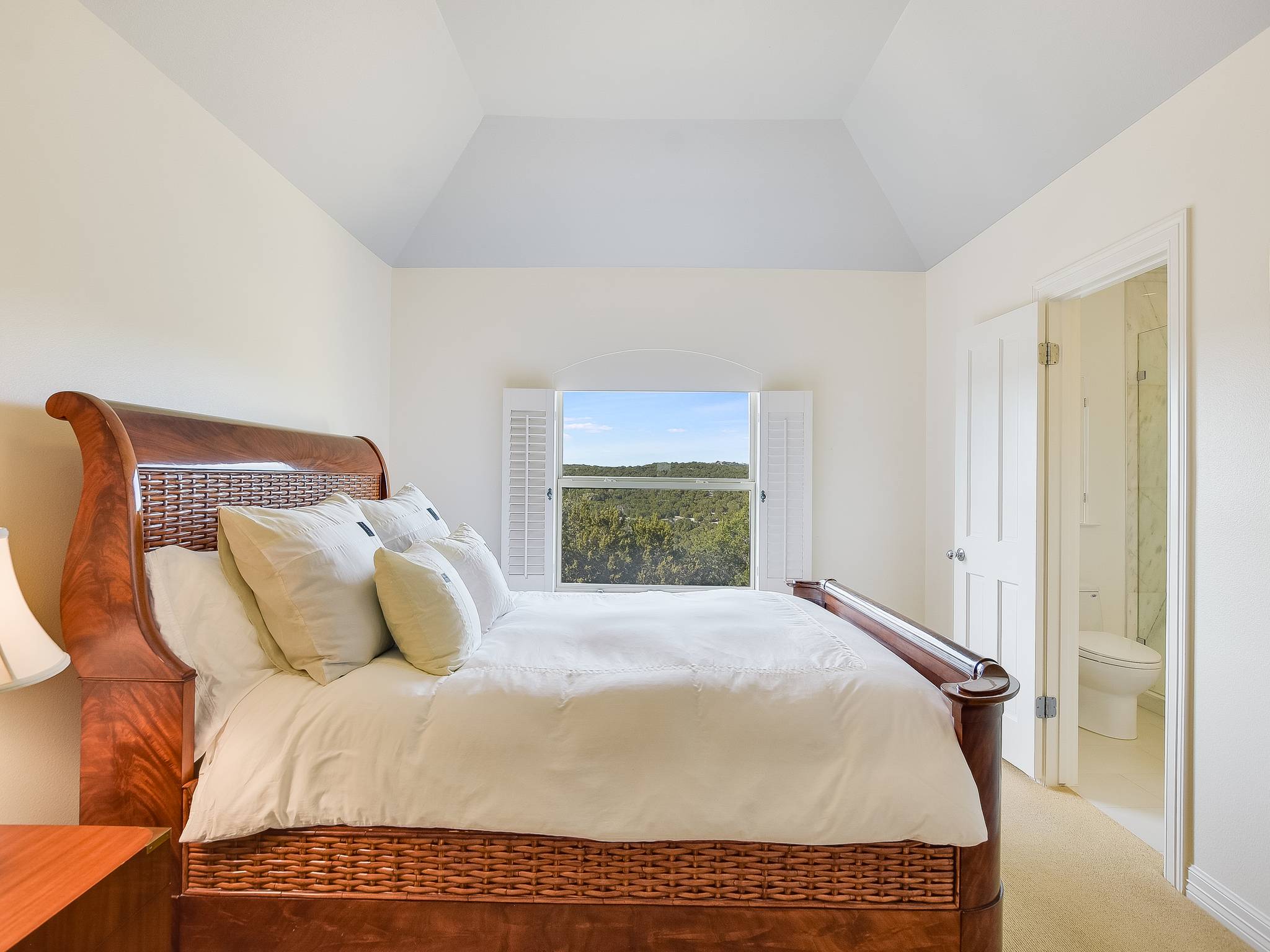 Red Cypress Home - Image 23