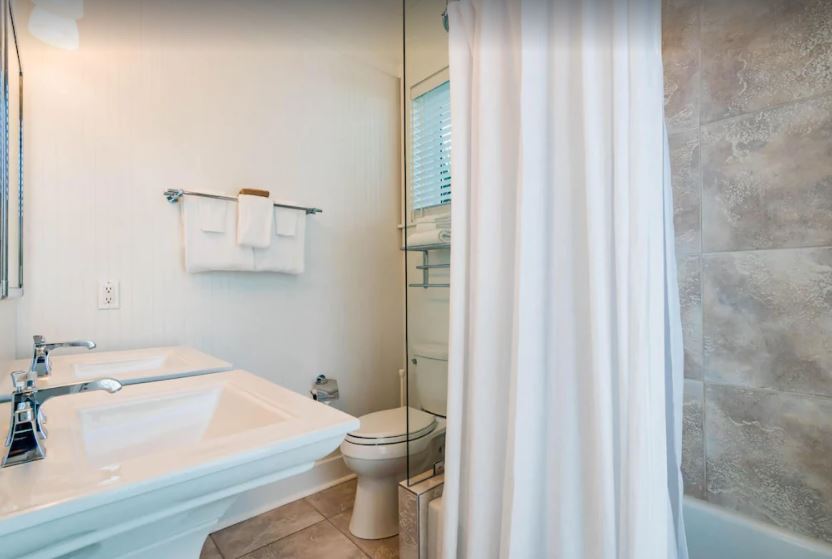 Seaside Manor - Image 31