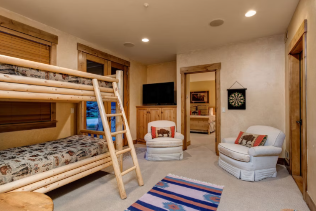 Edge Home - Image 24