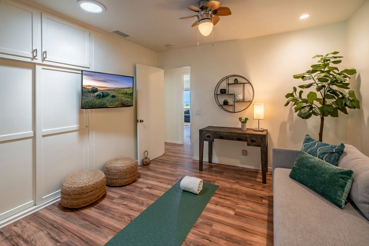 Shoreline Home - Image 11