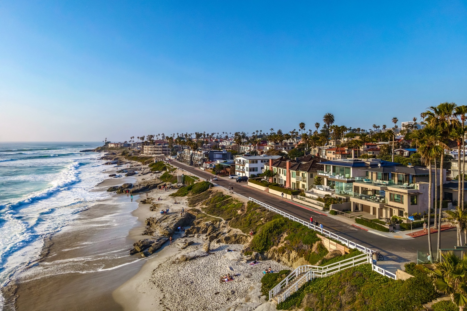 Blue Sapphire House - Image 42