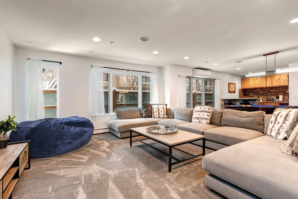 Warnick Manor - Image 10