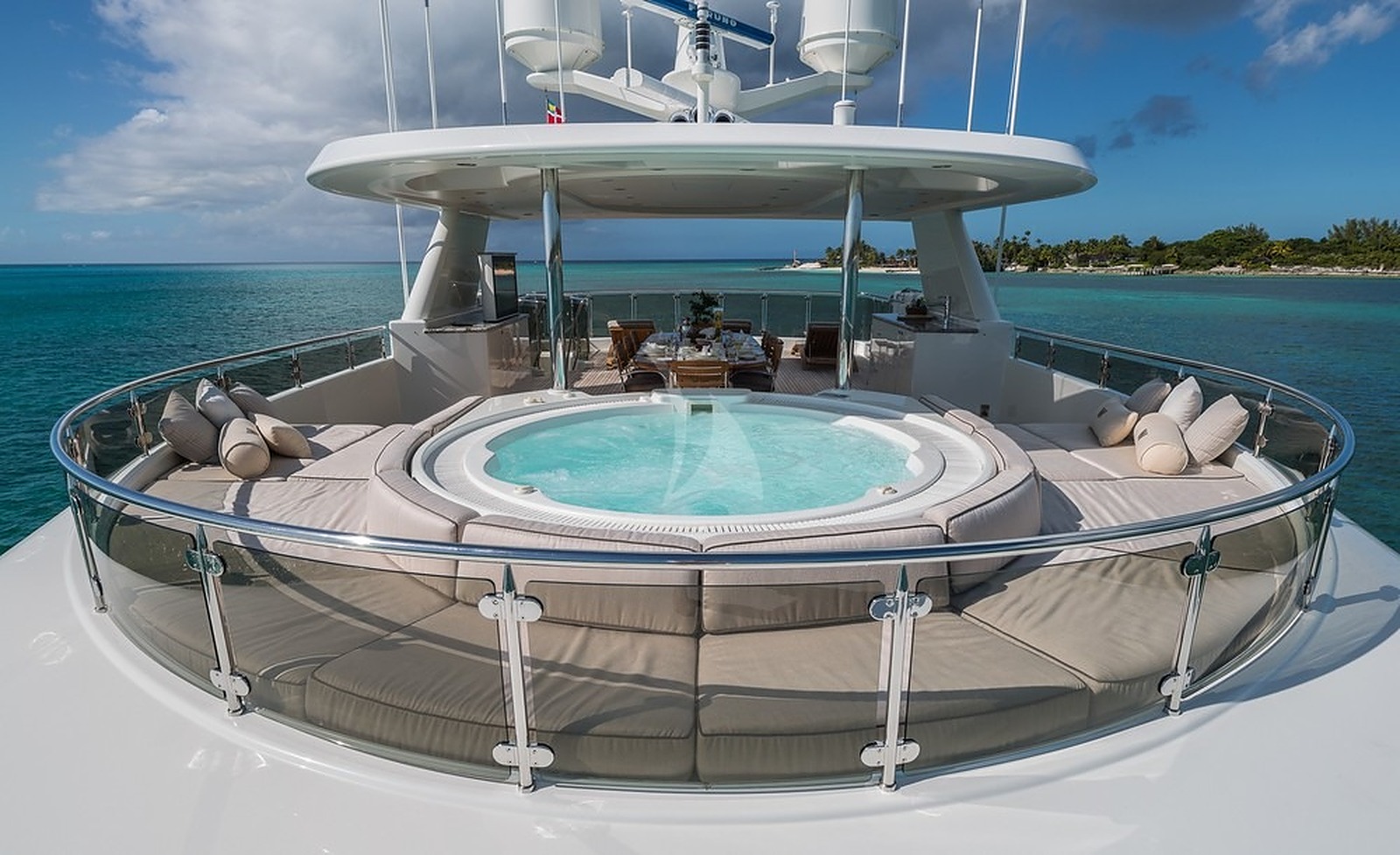 Pipe Dream Yacht - Image 3