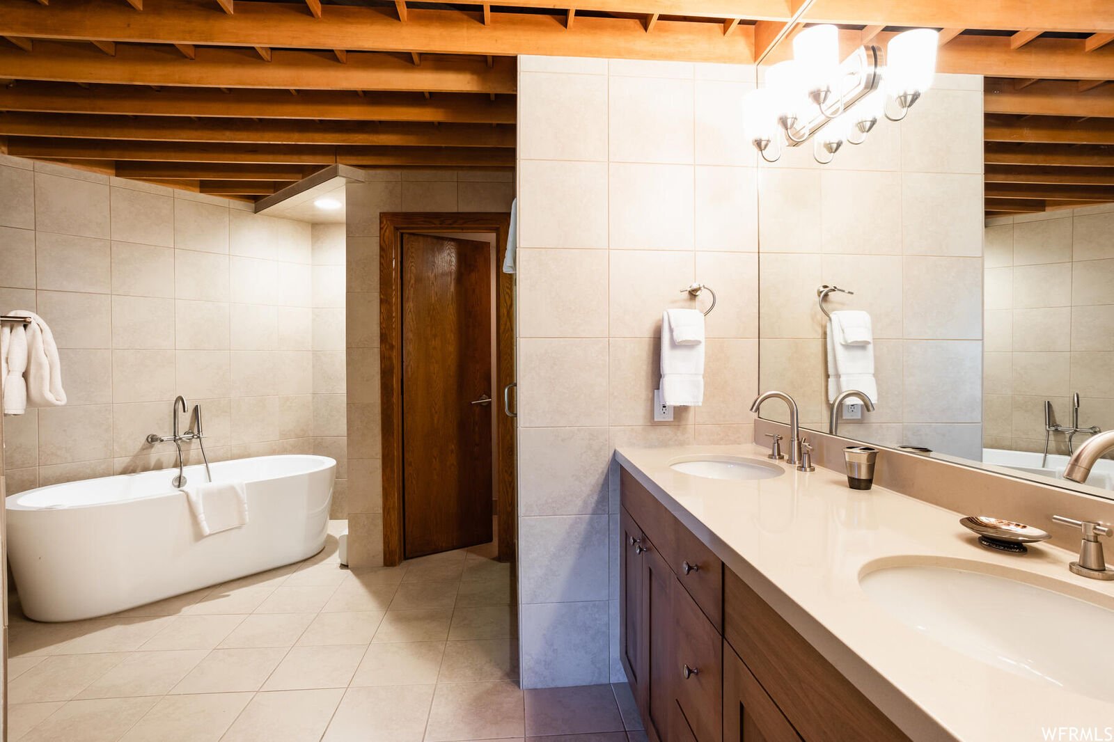 Pinnacle House - Image 22