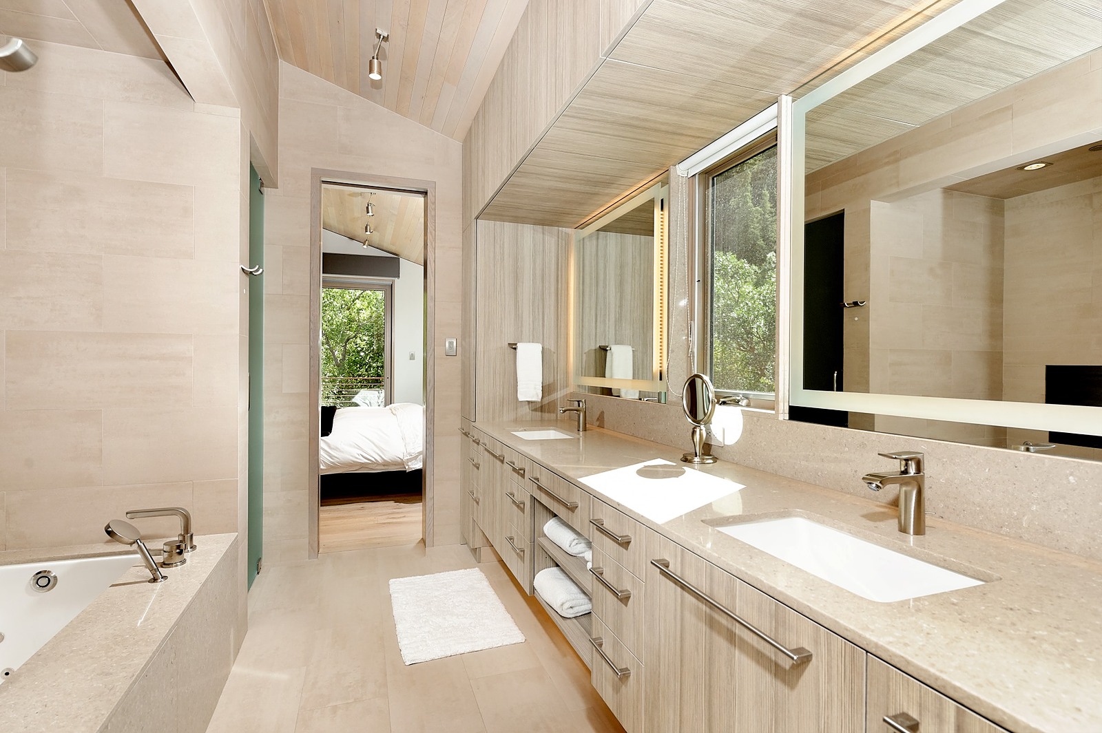 South Home - Image 15