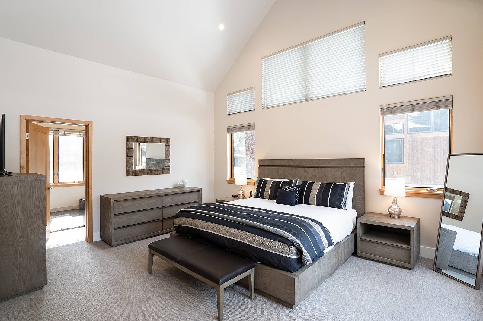 Mount House - Image 17