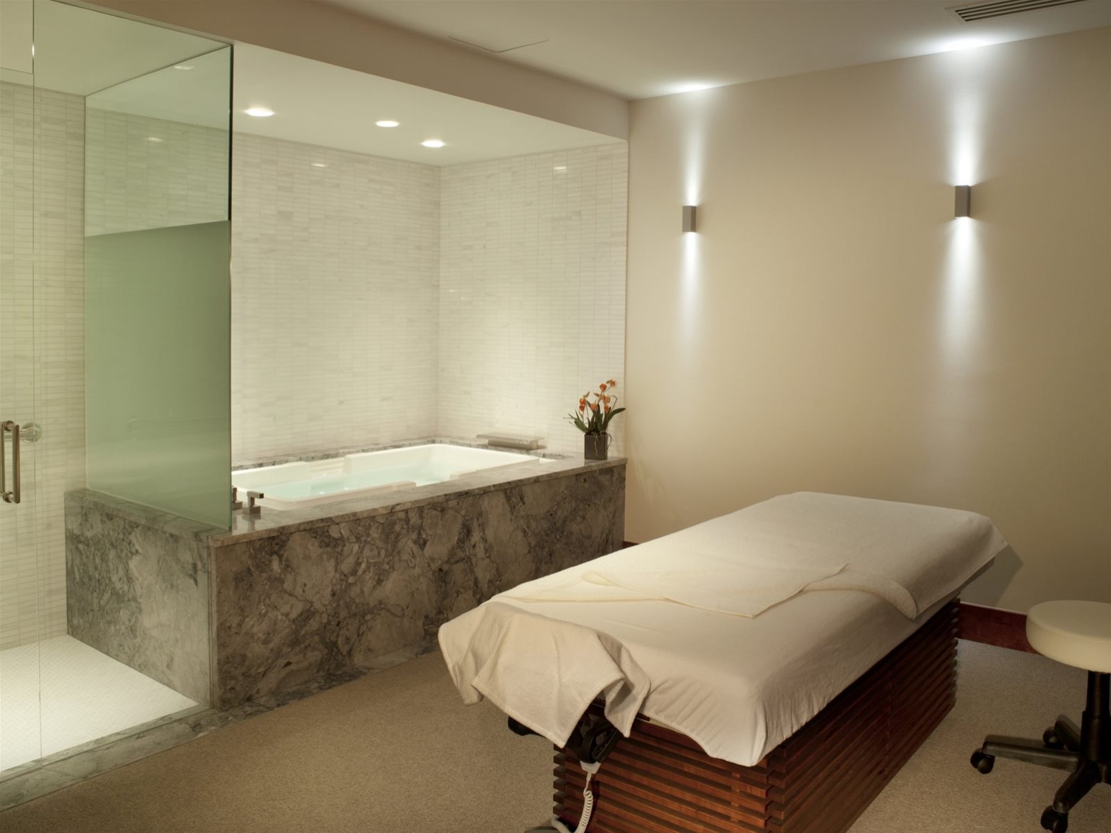 East House - Image 28