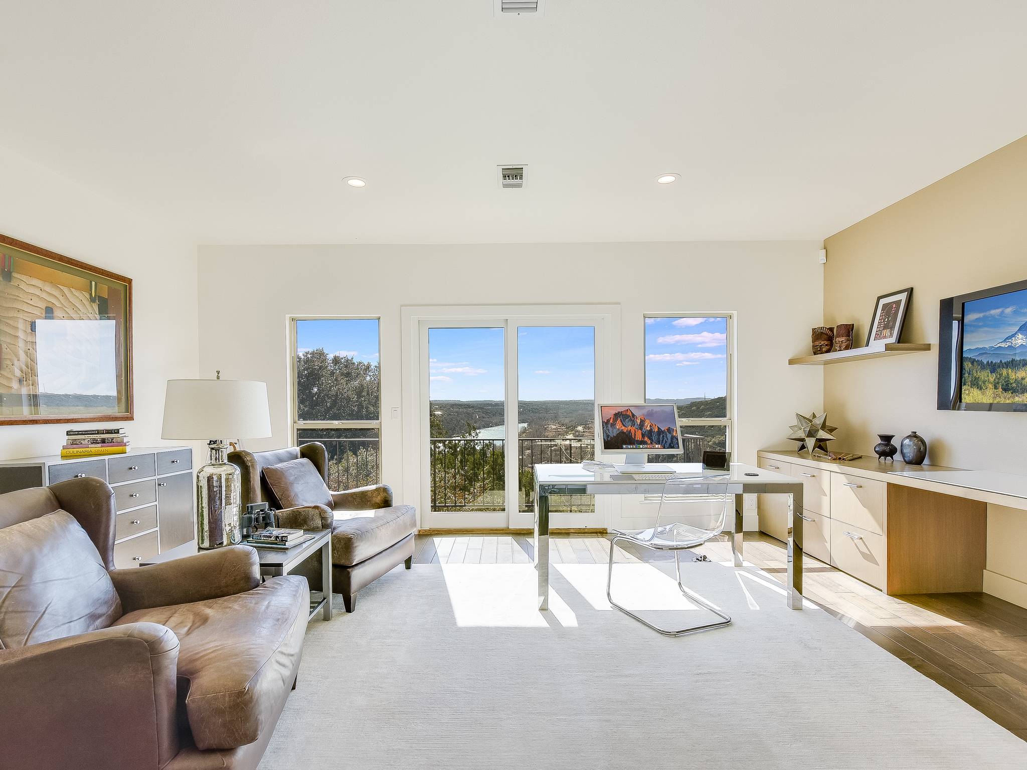 Red Cypress Home - Image 16