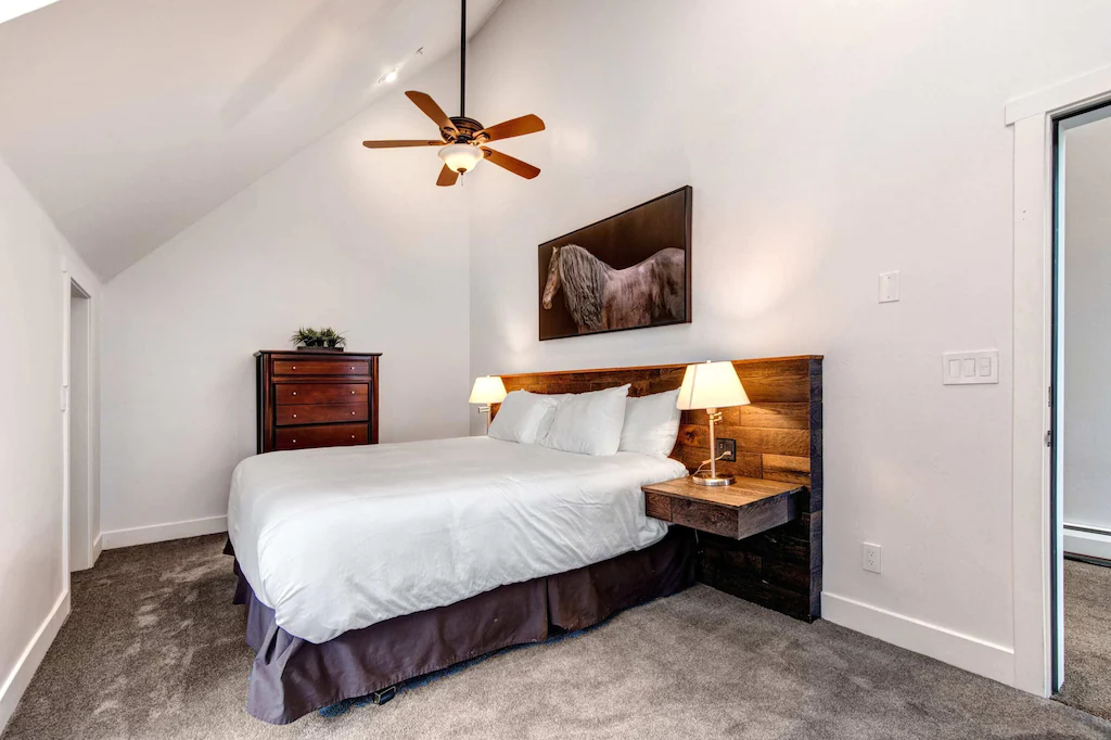 Warnick Manor - Image 43