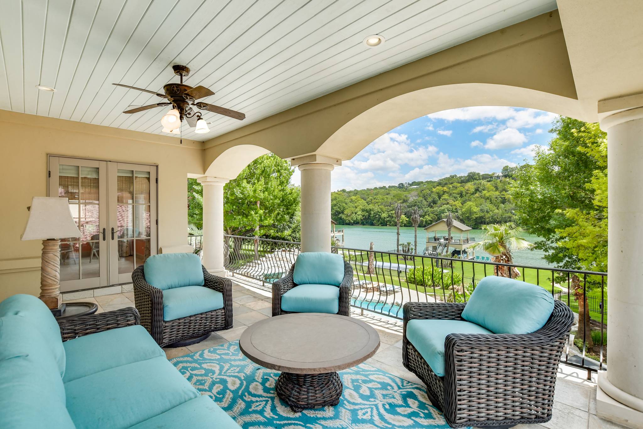 Janis Villa - Image 33