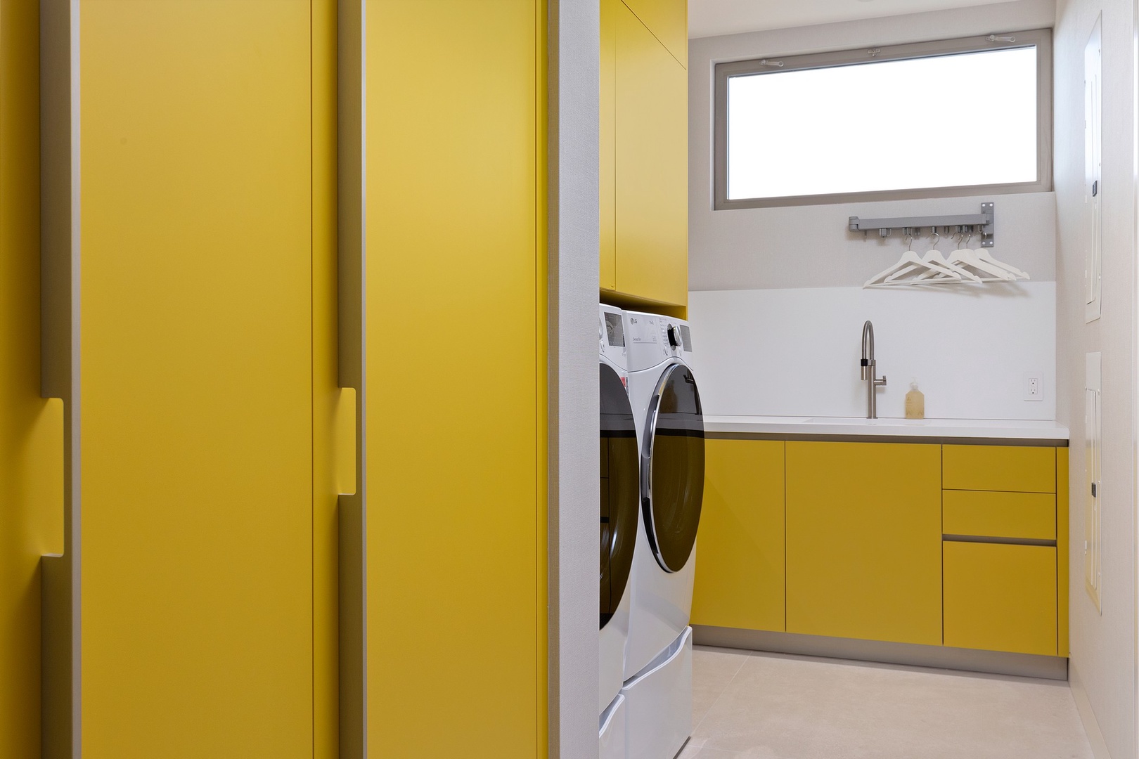 Blue Sapphire House - Image 33