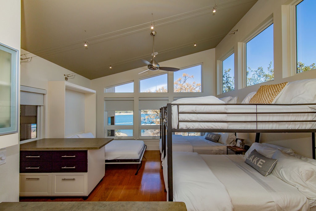 Lakeshore Place - Image 28