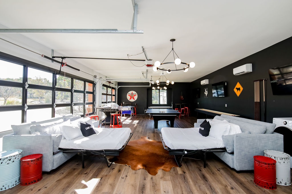 Sky Manor - Image 44