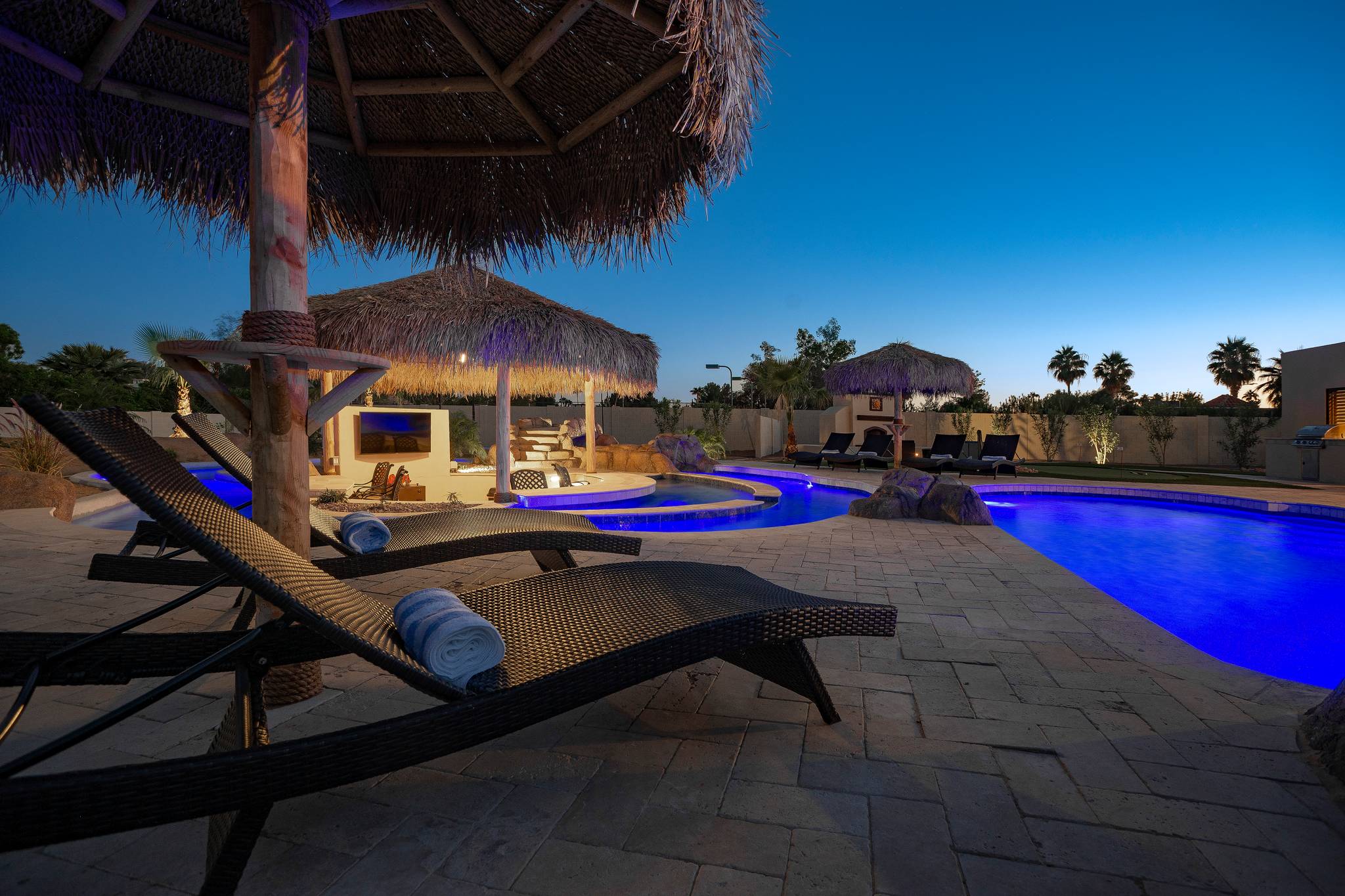 Sunrise Manor - Image 35