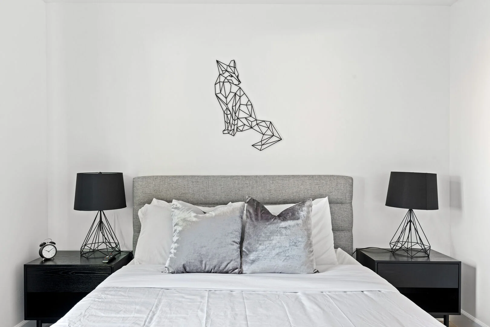 Bee Brush House - Image 15