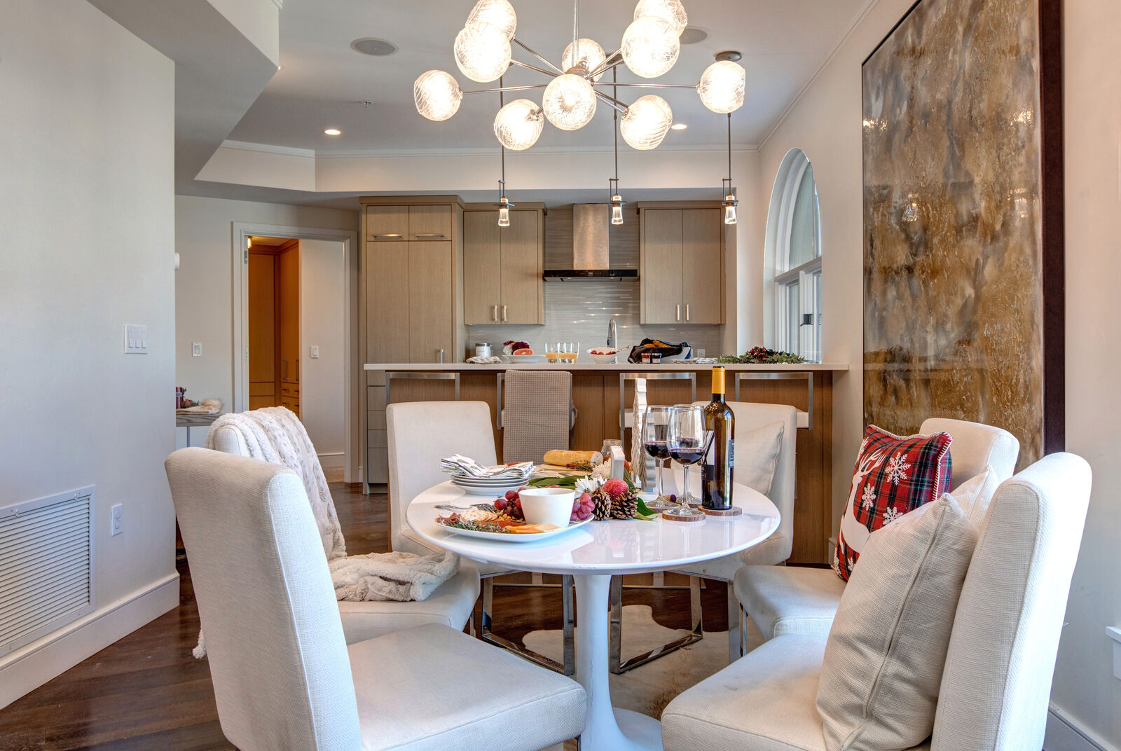 Silver Home - Image 16