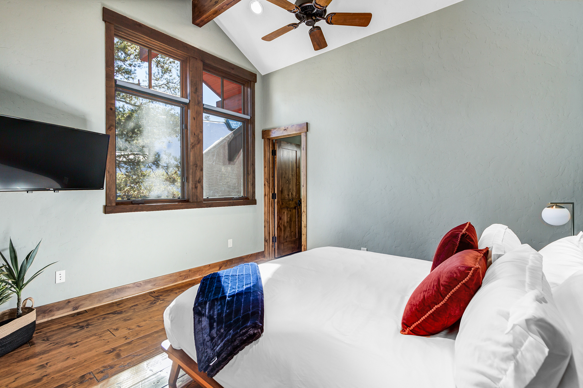 Twin Peaks Lodge - Image 33