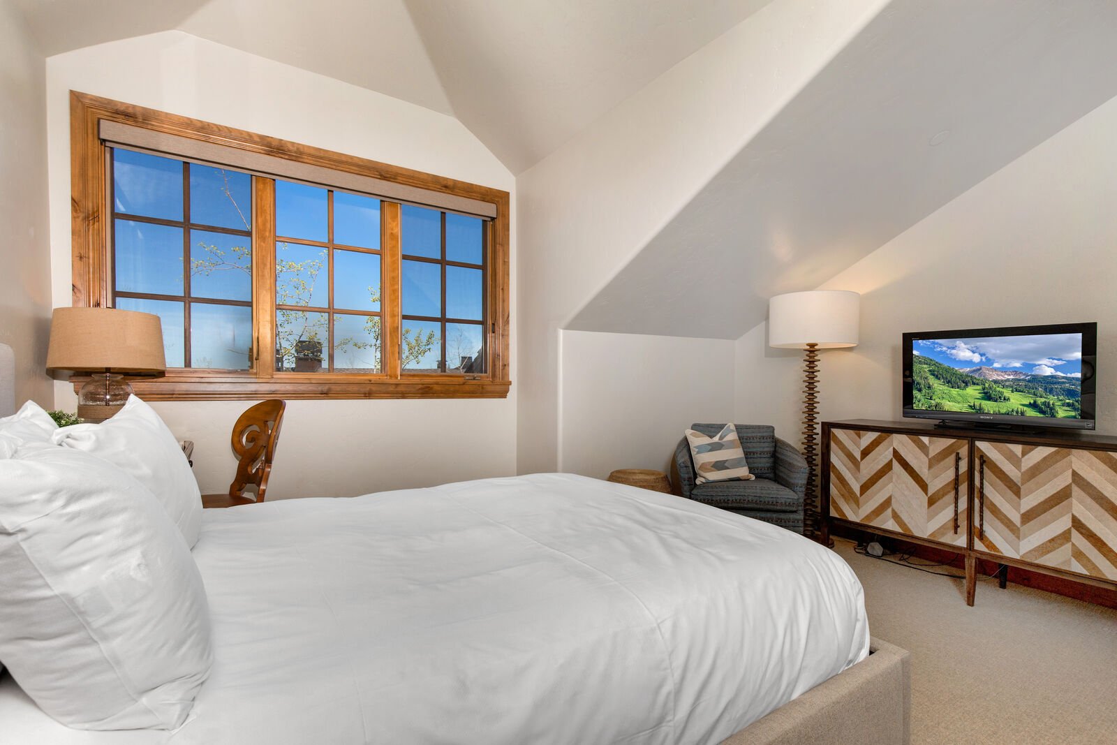 Star House - Image 28