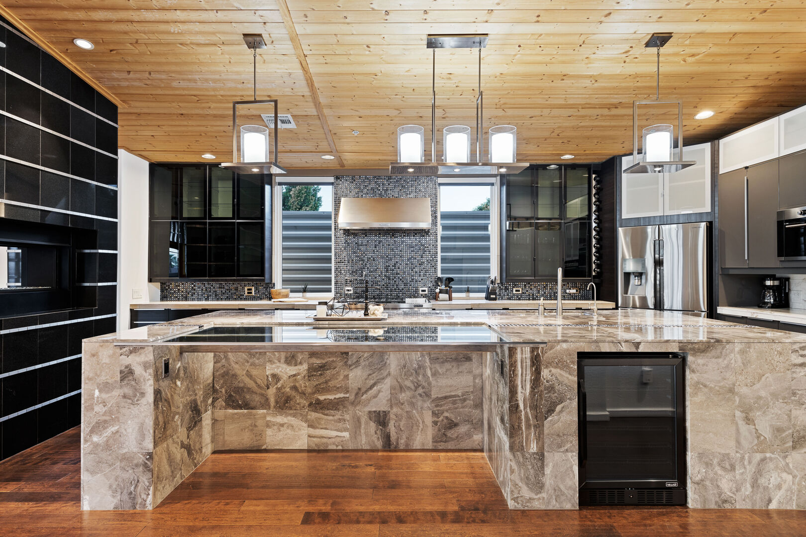 Waterfall House - Image 8