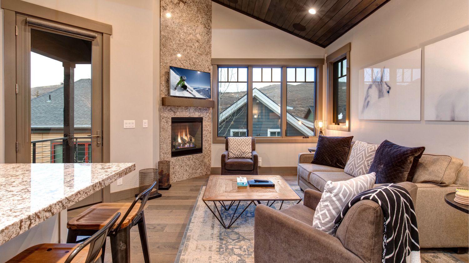 Empire House - Image 6