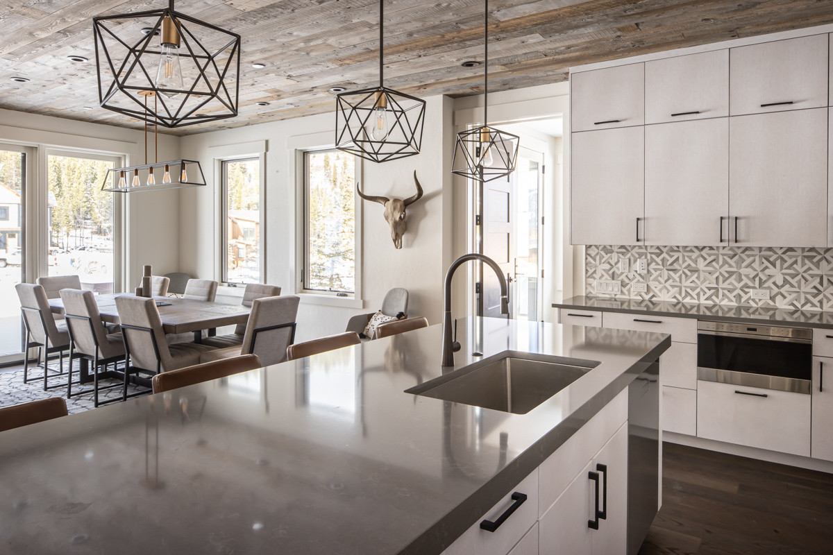 Lone Mountain House - Image 8