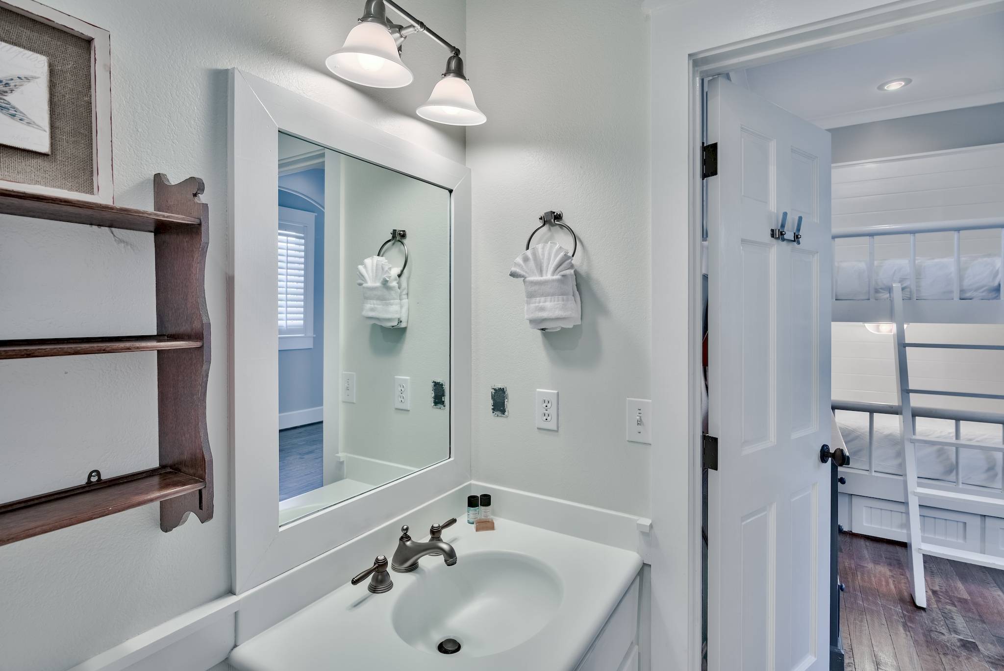 Inez House - Image 19