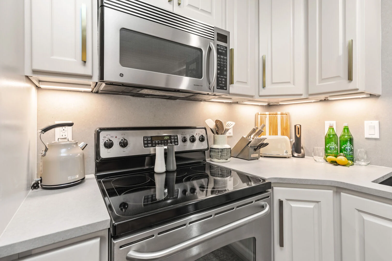 Silver Lake Home - Image 17