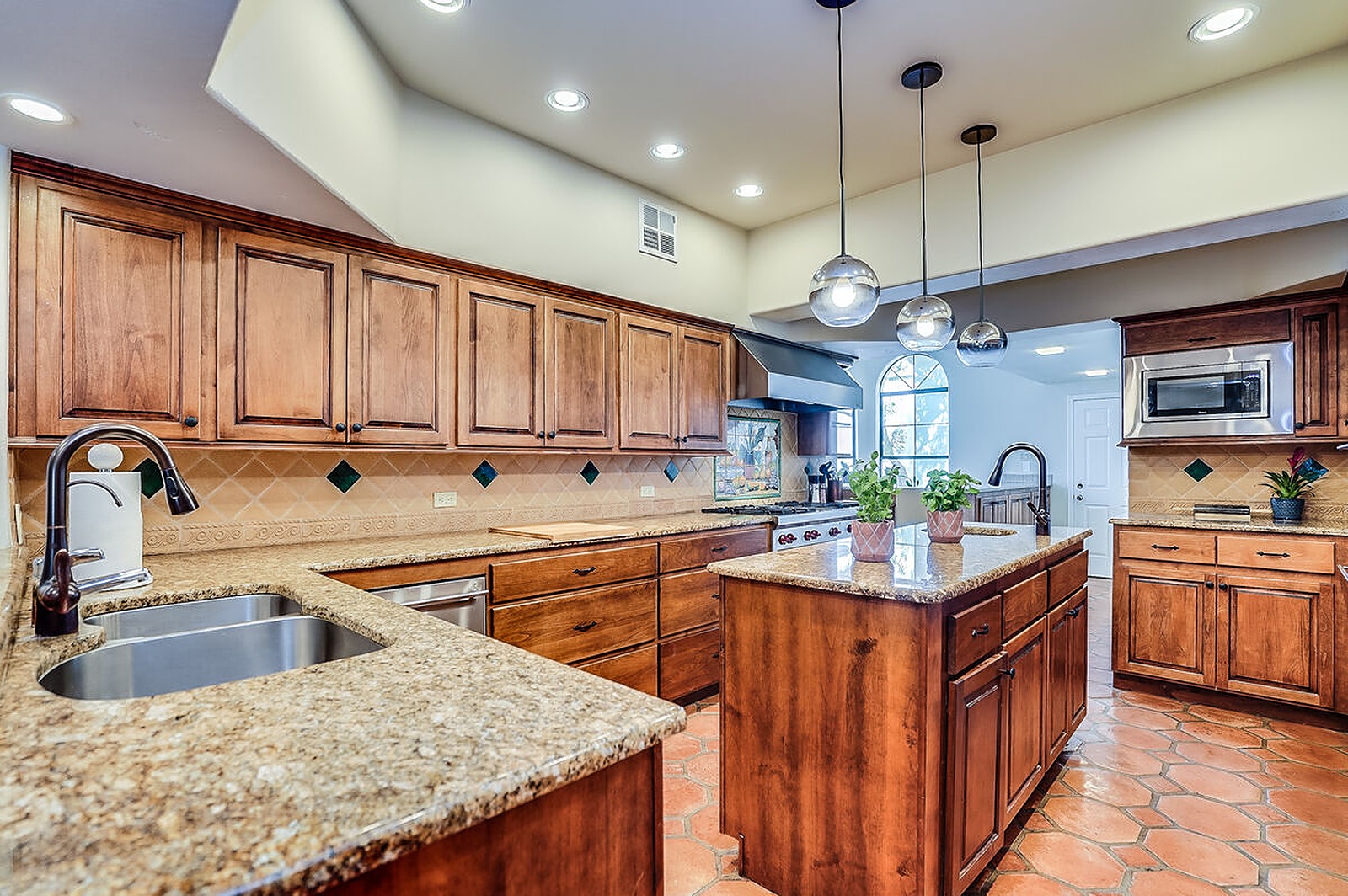 Valley Manor - Image 12