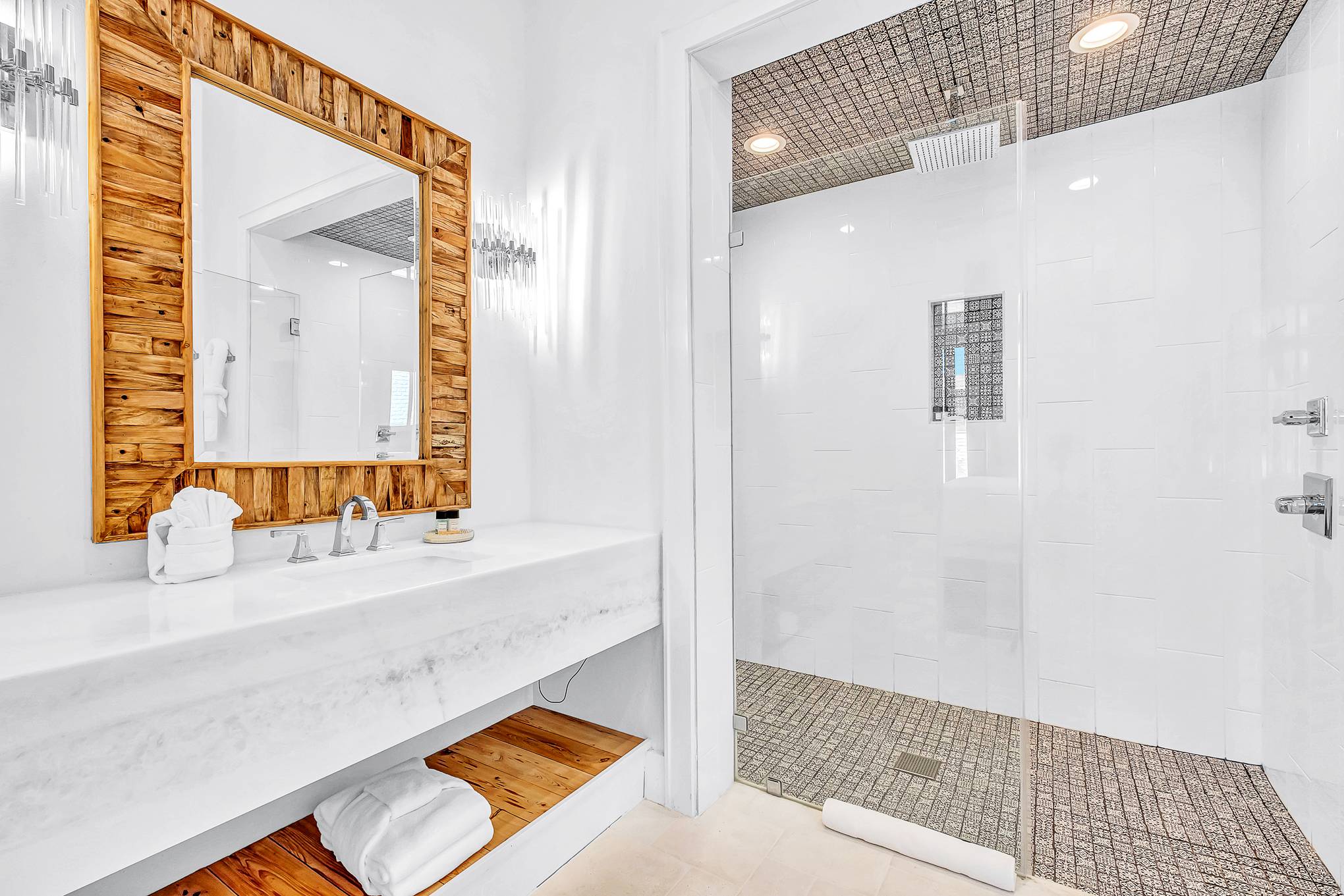 Lantern Manor - Image 38