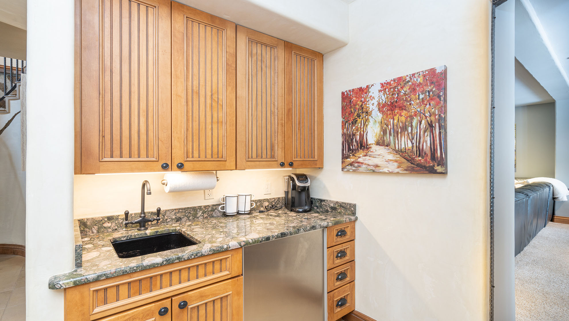 San Joaquin Manor - Image 17