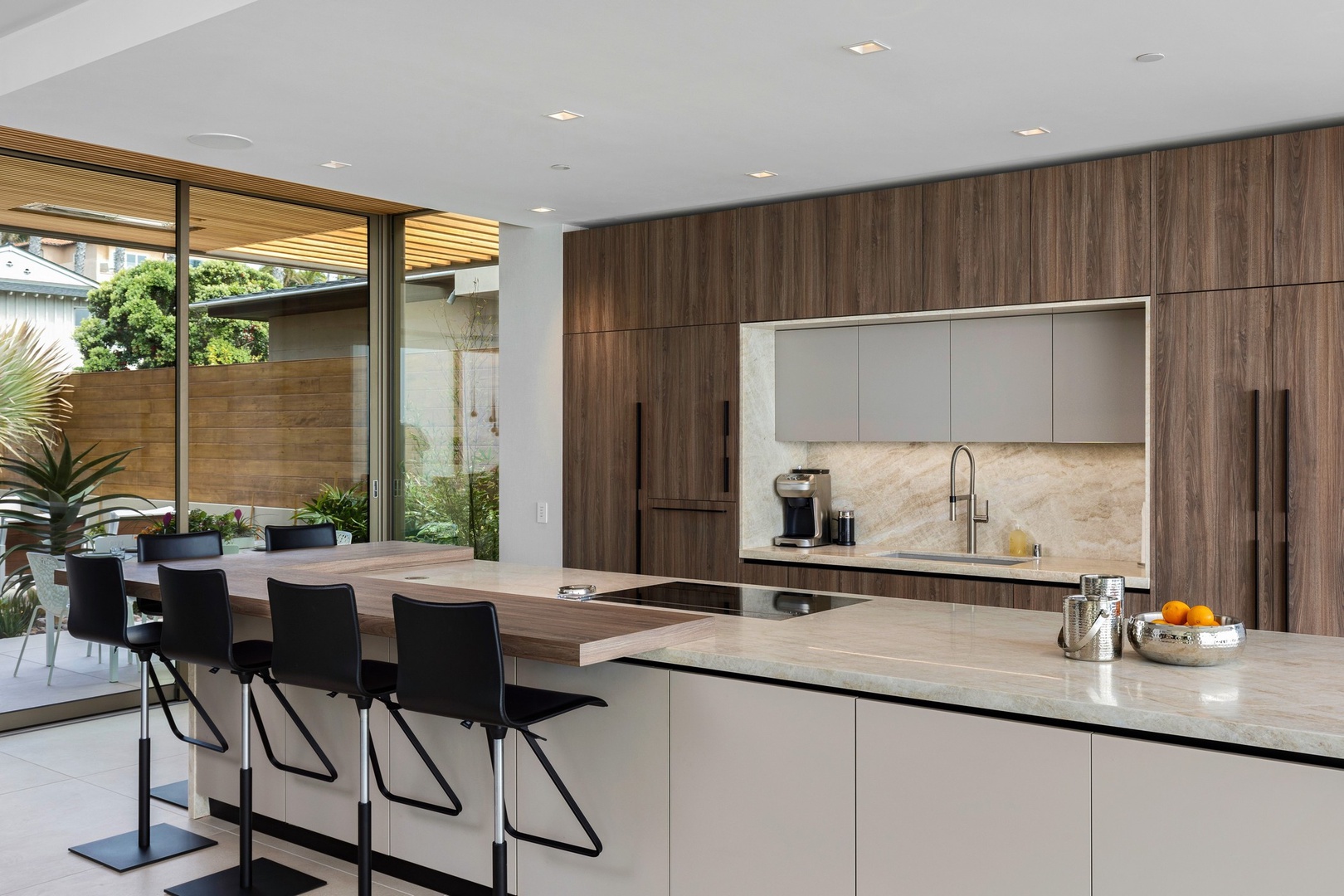 Blue Sapphire House - Image 9