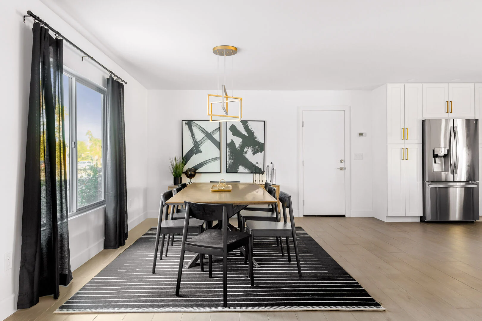 Bee Brush House - Image 9