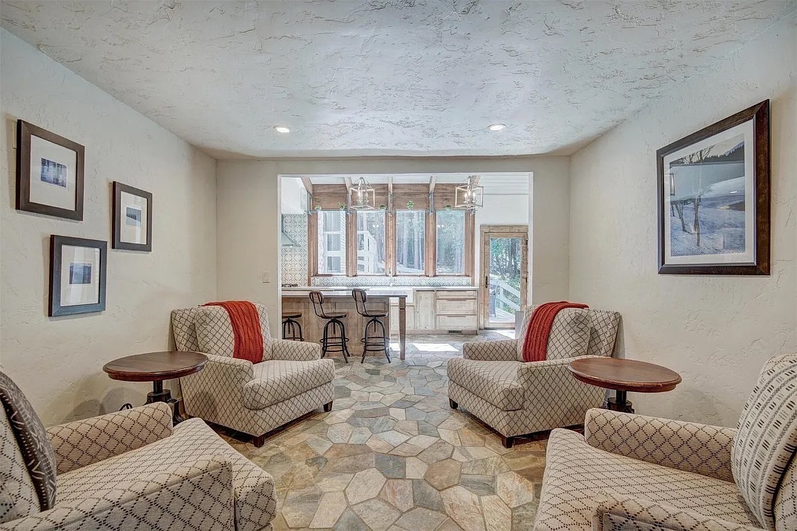 Creekside Chateau - Image 13